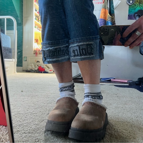 Vintage Women’s Dolce and Gabana Jean capris size 26 - Picture 7 of 8